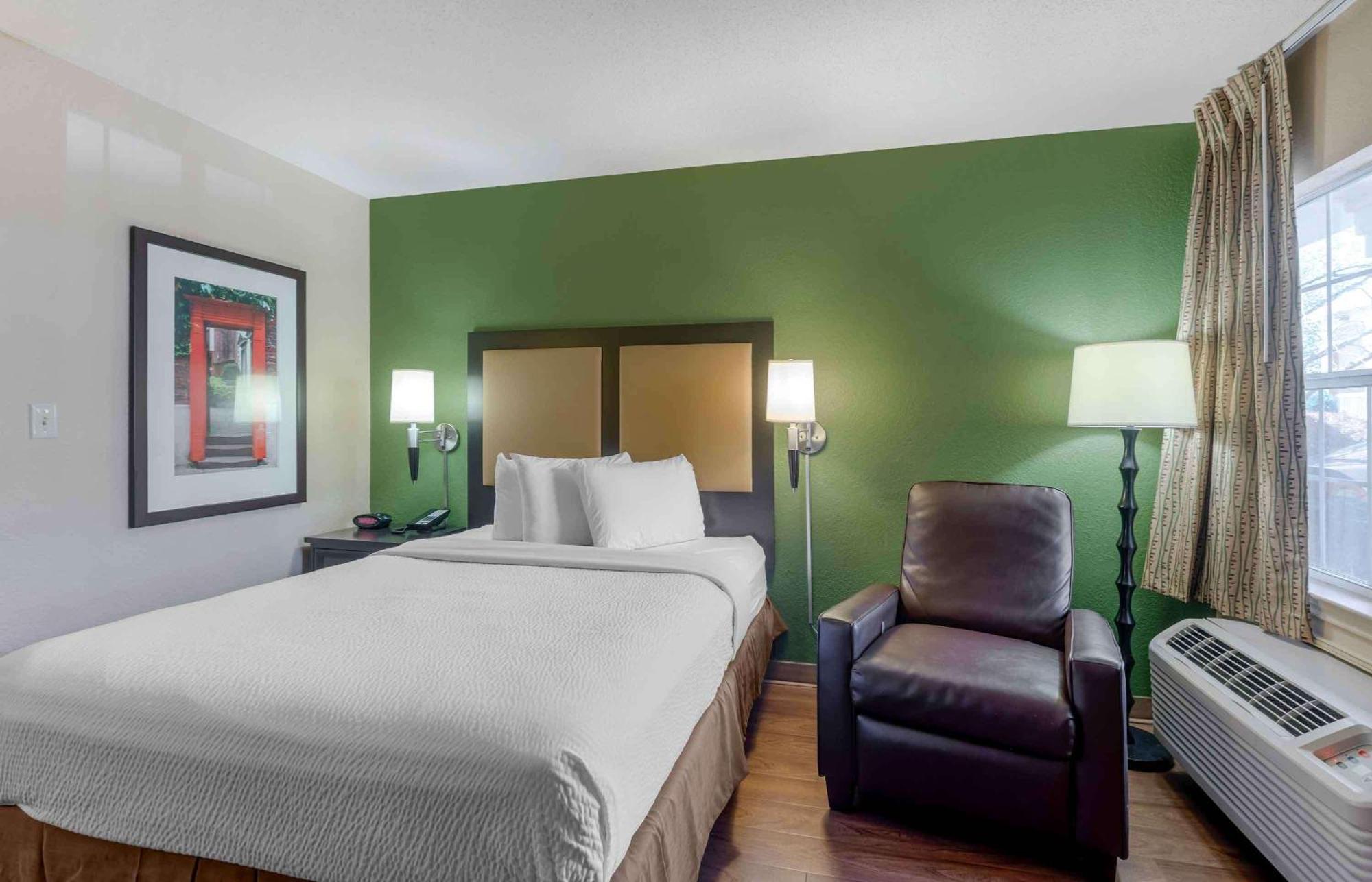 Extended Stay America Select Suites - Atlanta - Perimeter - Hammond Drive Санди-Спрингс Экстерьер фото